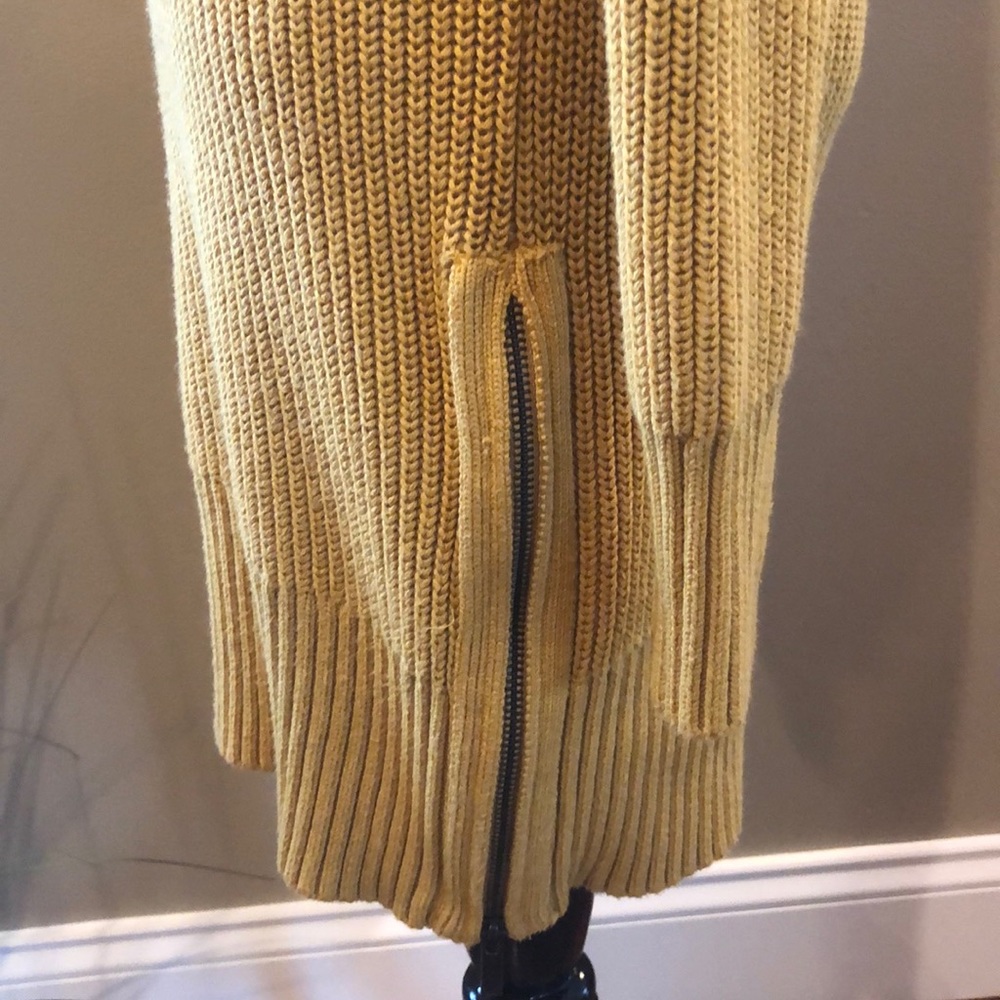 Banana Republic sweater dress - Picture 4 of 7